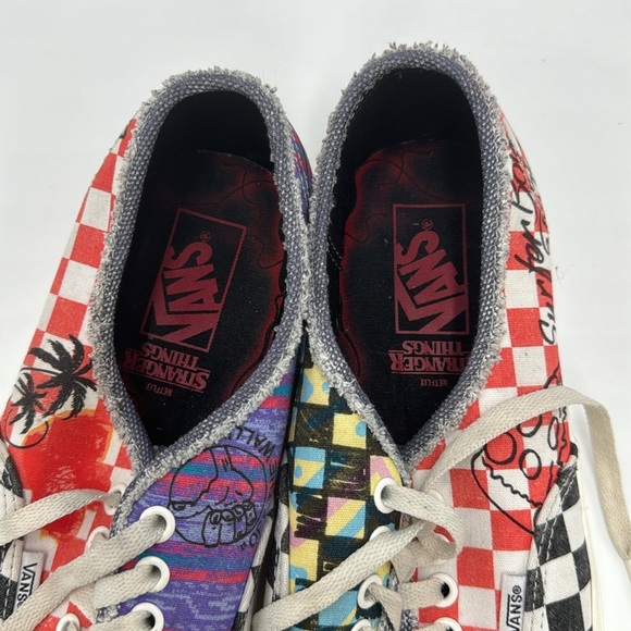 Vans Stranger Things Pizza Special Edition Size 9.5 Men and 11.0 Women's - Picture 7 of 11